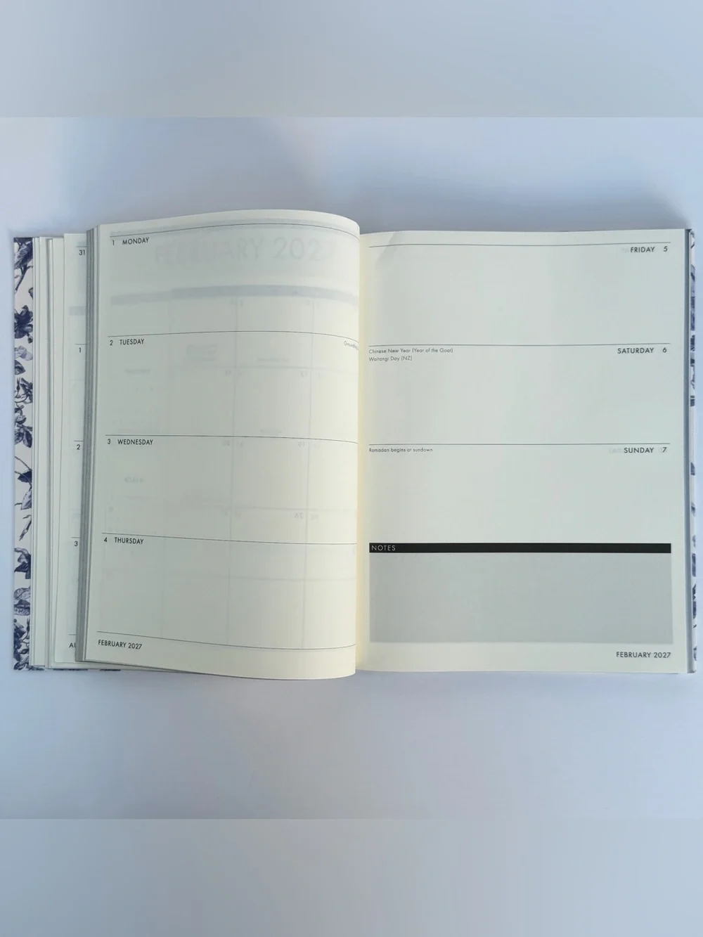 Punch Studio 17 months 2026-2027 Monthly Weekly Planner Journal (Floral Toile)